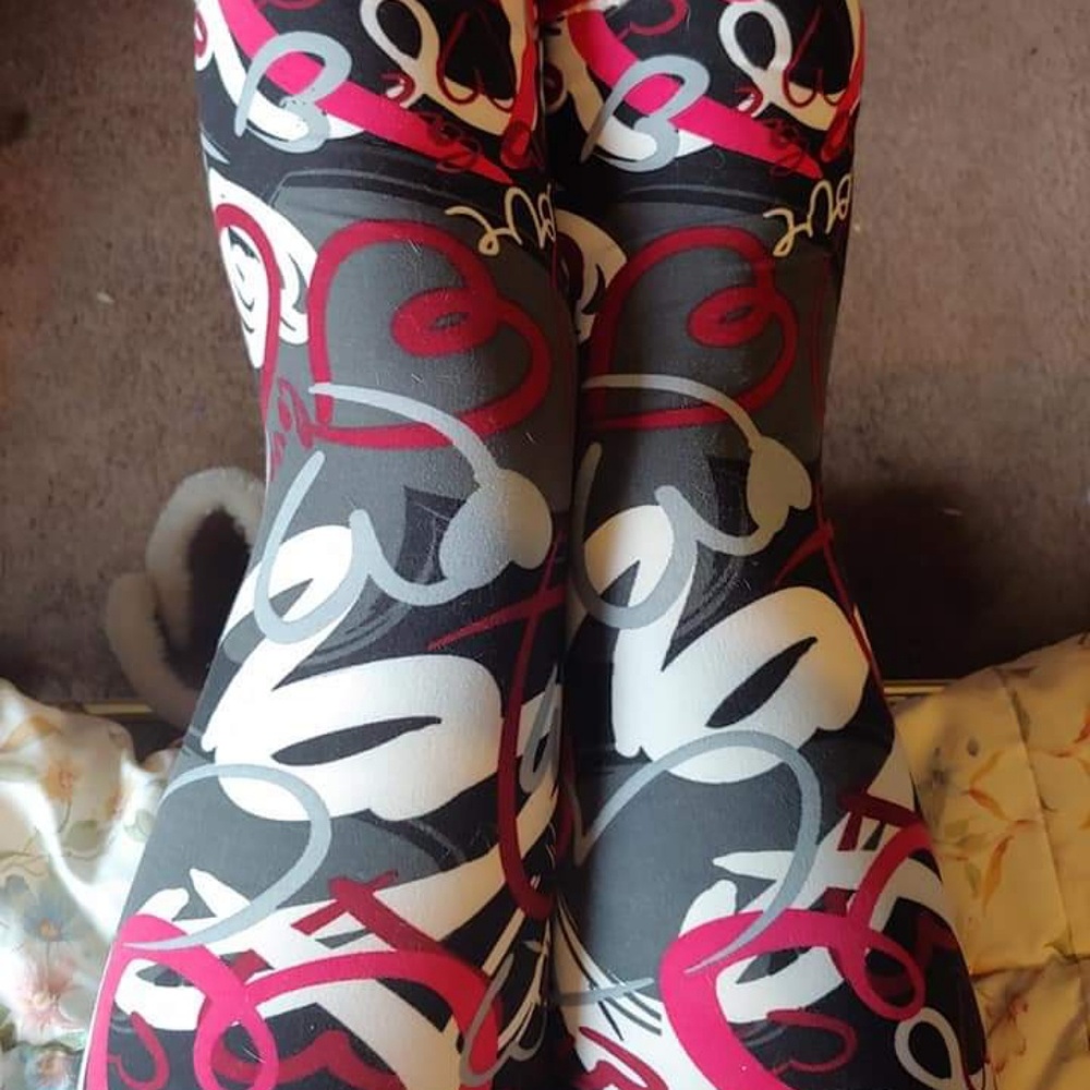 Plus Black Love Graffiti Print Leggings